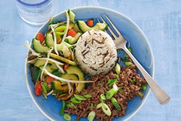 oriental minced meat with stir-fried cucumber and chinese vegetables