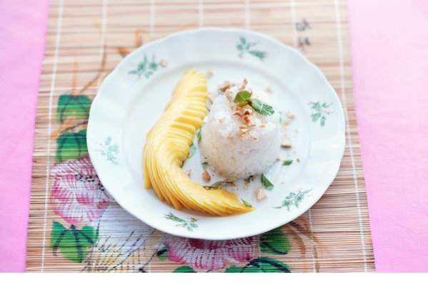 coconut rice with mango