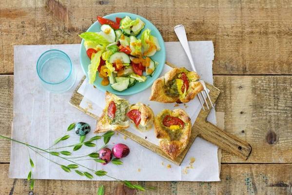 mini quiches with green salad