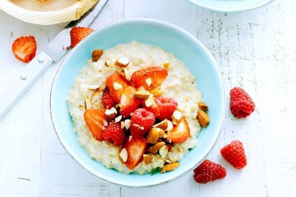 quinoa porridge with raspberry and strawberry