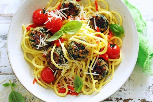spaghetti with spinach balls