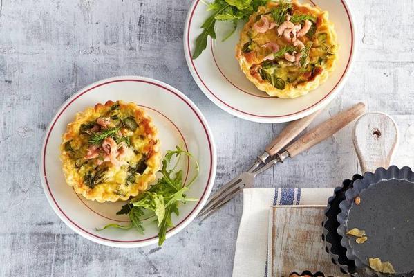 mini quiches with green asparagus and prawns mini quiches with green asparagus and prawns