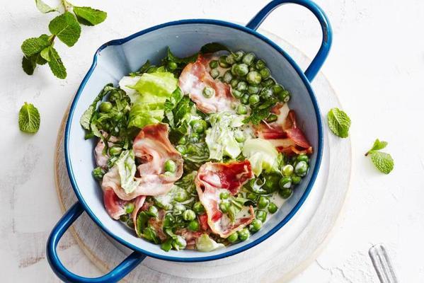 stewed peas and lettuce with raw ham