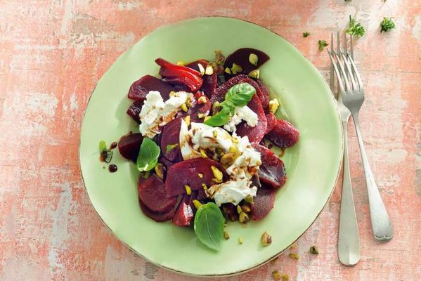 beet with balsamic vinegar and basil