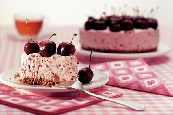 cherry cheesecake with berry-grape juice