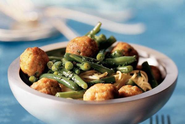 vegetable balls with Chinese beans and noodles