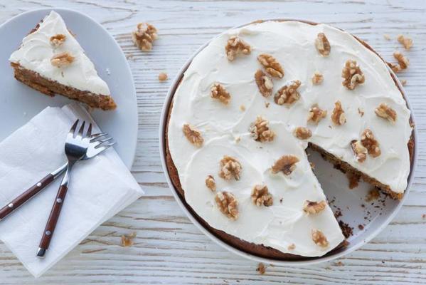 spicy carrot cake with cream cheese glaze