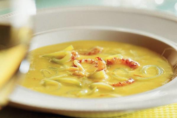 saffron cream soup with crayfish