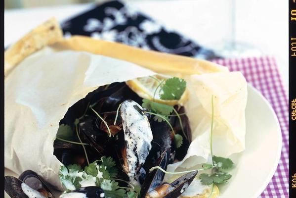 mussel package with coconut and coriander