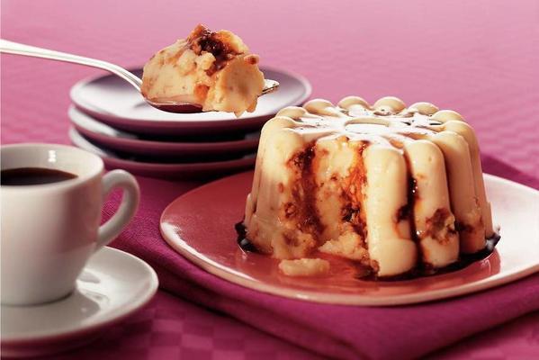 macaroon pudding with espresso syrup