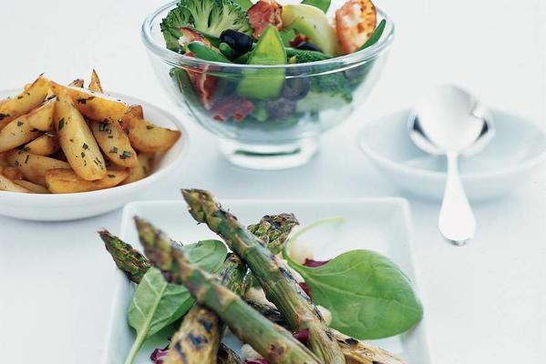 salad with roasted green asparagus