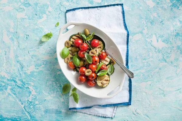 Italian zucchini tomato salad