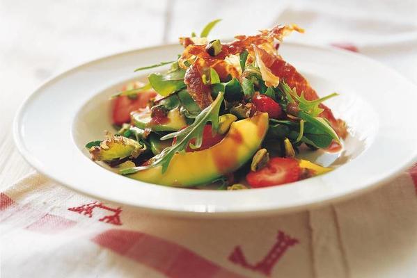 rocket salad with parma ham and strawberry dressing