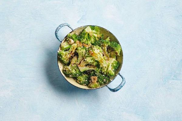 stir-fried broccoli with soy sauce and sesame