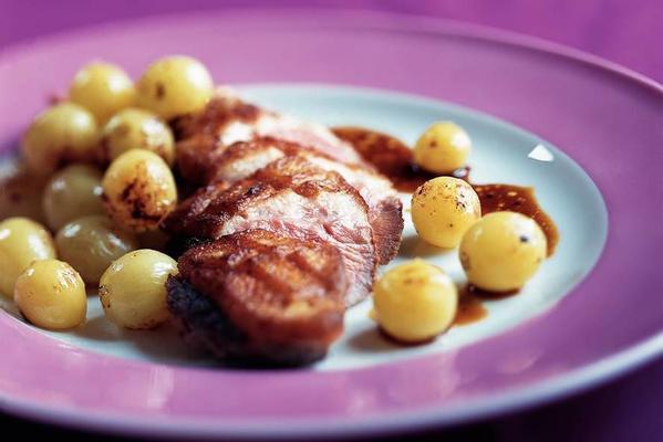 duck breast with fried grapes