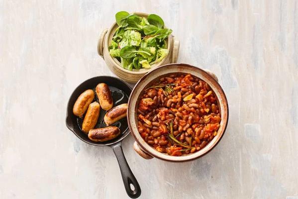 kidney beans with bacon in tomato sauce
