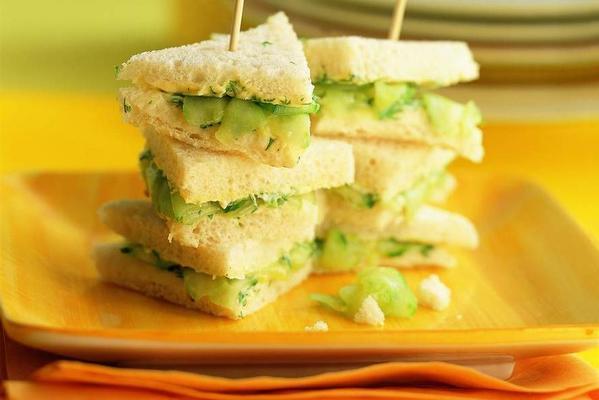 cucumber sandwiches with dill butter