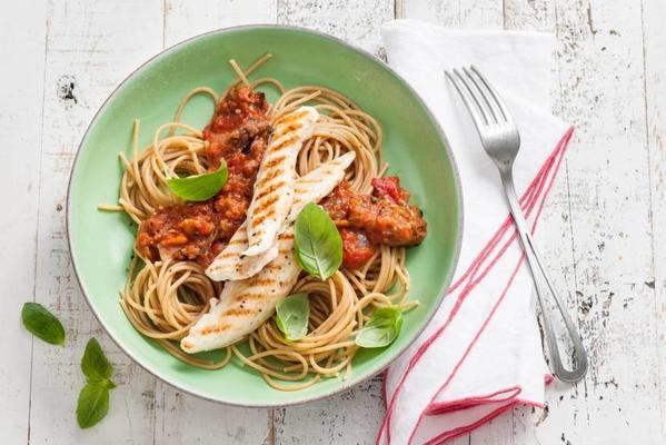 wholemeal spaghetti with grilled-vegetable sauce and chicken