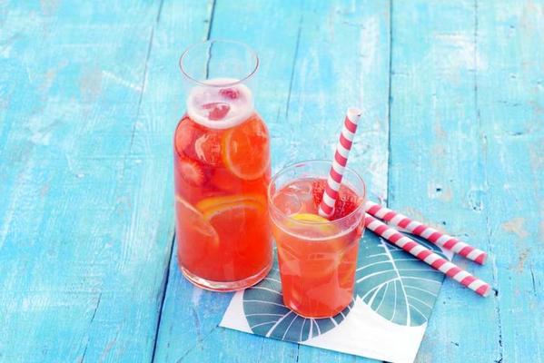 strawberry ginger lemonade with citrus