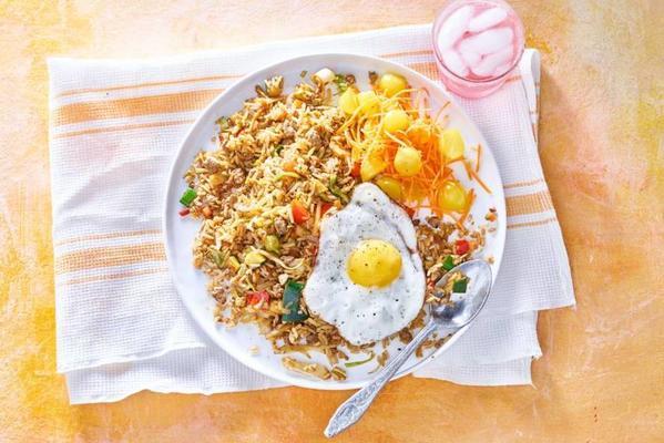 vegetable-rich nasi with homemade atjar