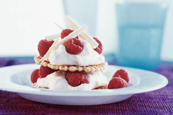 raspberries with white chocolate cream