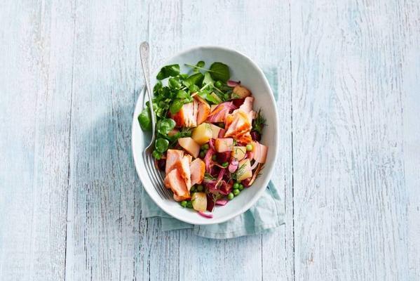 potato salad with beetroot and salmon