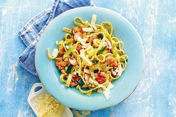 fresh tagliatelle with Spanish spiced meat and vegetables