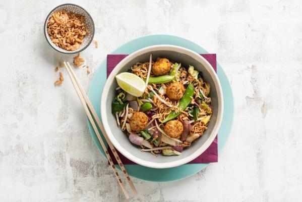 Chinese sweatbox with hoisin and vegetable balls