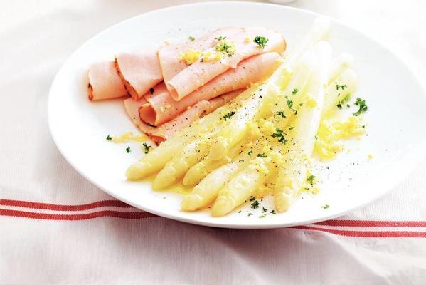 asparagus with egg and butter sauce
