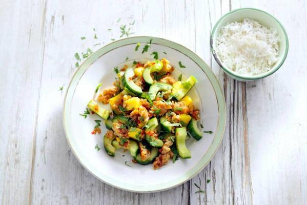 spicy stir-fry of minced chicken with cucumber and mango