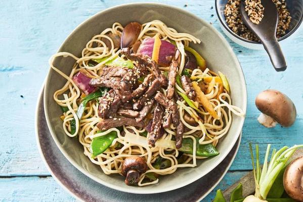 noodle stir fry with yakitori beef strips