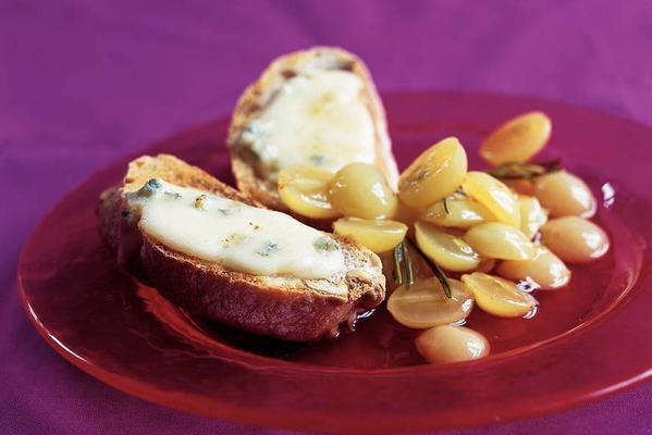 blue cheese crostini with marinated grapes