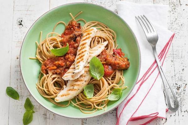 wholemeal spaghetti with tender chicken tenderloins