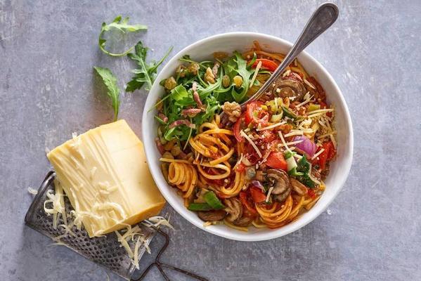 fresh spaghetti with vegetable-ground minced tomato sauce