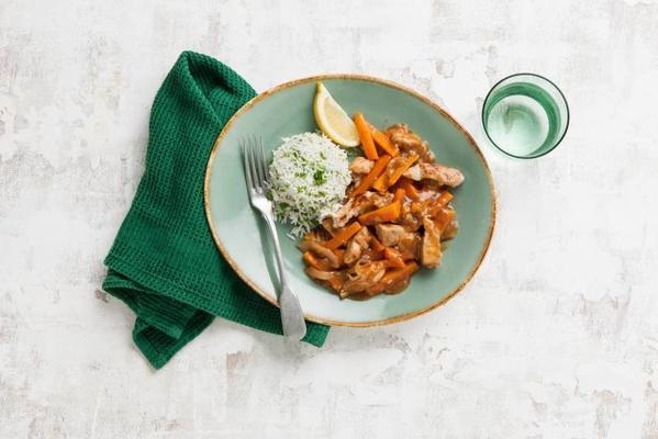 ham-carrot stew with parsley table