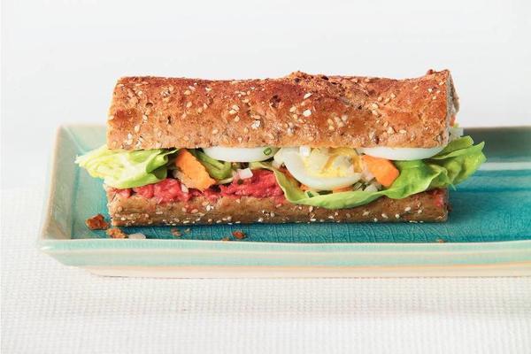 baguette healthy with tartar