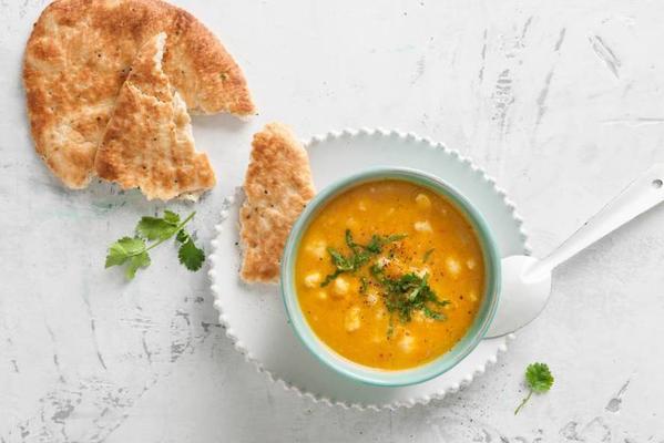 pumpkin soup with cauliflower and naan bread