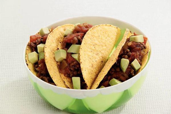 tacos with minced meat and lentils