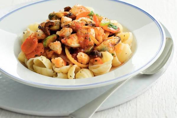pasta with crab and mussels
