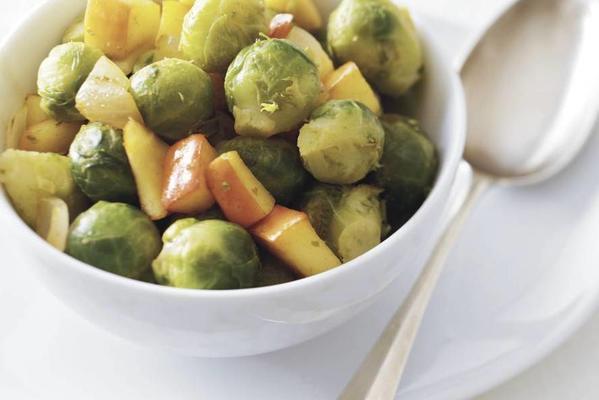 Brussels sprouts with apple