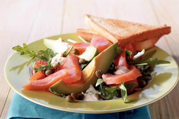 salad with salmon and cheese dressing