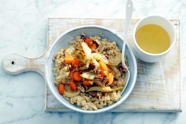 spicy oatmeal with sweet fennel and carrots