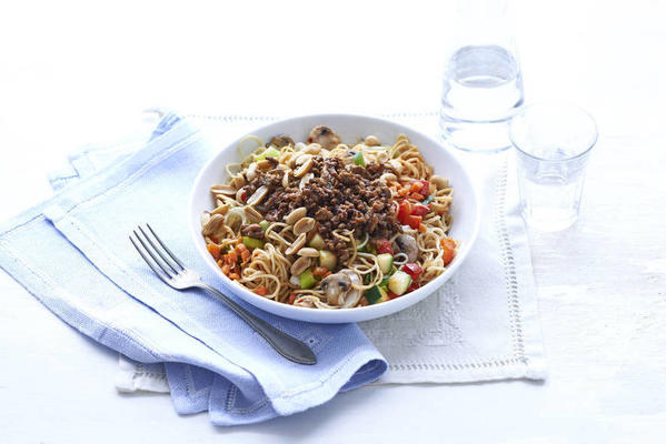 noodles with stir-fried vegetables and umami minced meat