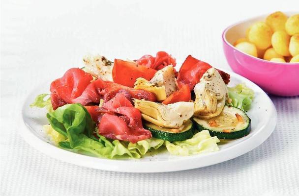 salad with roast beef and artichoke hearts