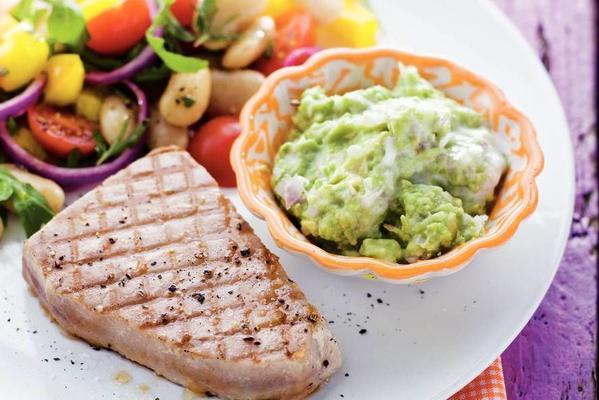 grilled tuna steak with white bean salad