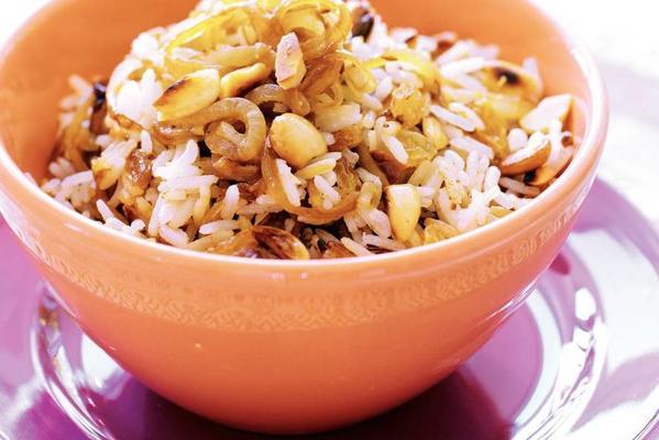 rice with almonds and raisins