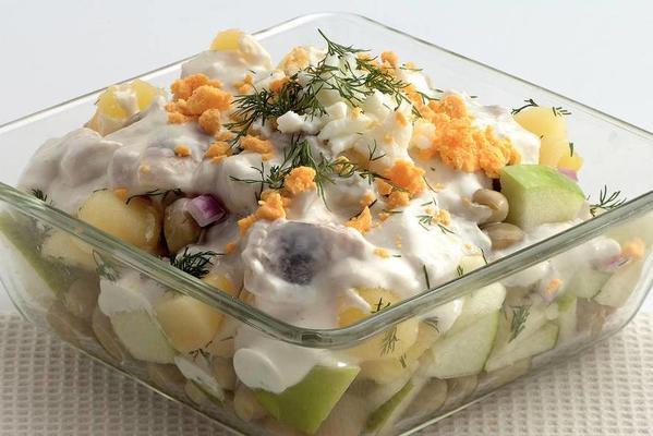 herring salad with apple and potatoes