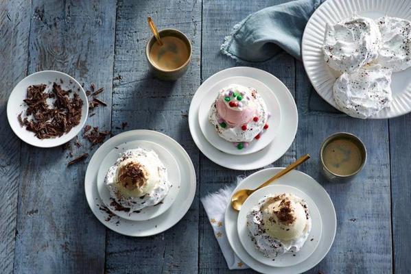 meringues with ice cream and irish coffe cream