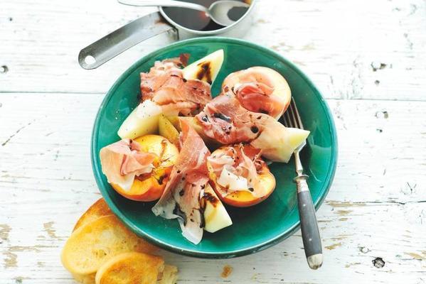 Parma ham with melon and peach