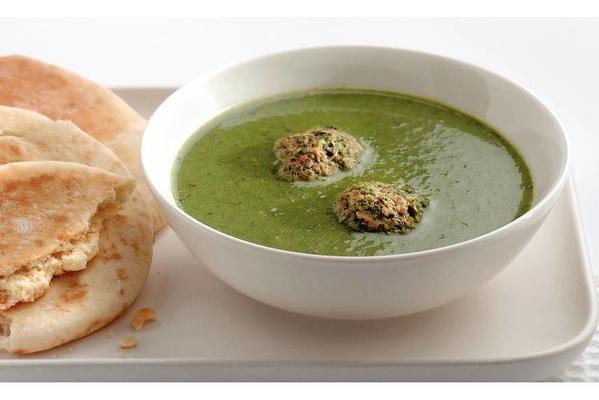 spinach soup with nut meatballs